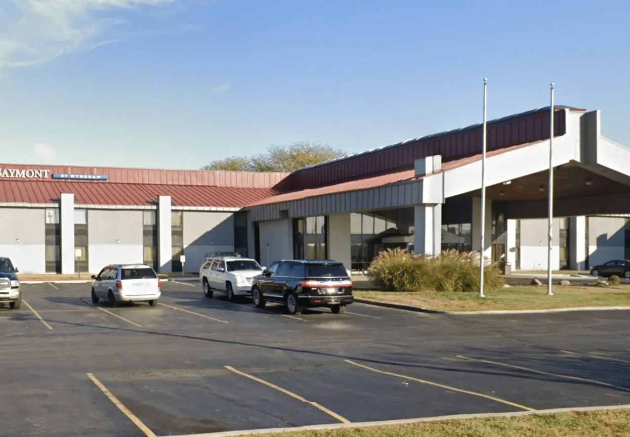 Mother Shoots Convicted Child Molester Assaulting Her 12-Year-Old Daughter in Motel