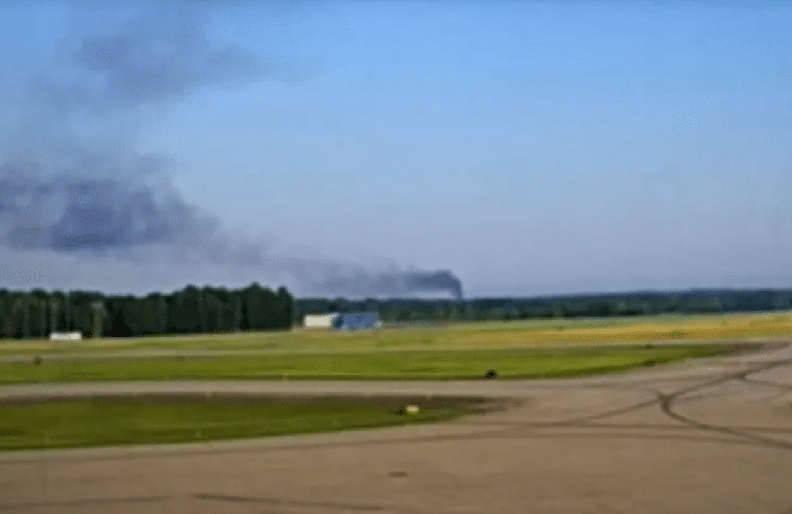 Six Killed in Early Morning Plane Crash