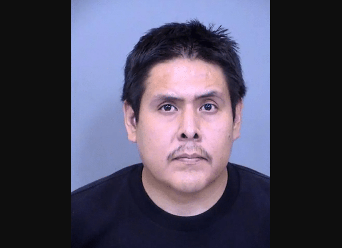 4 Kids Left in 125-Degree Car While Father Visits Adult Store