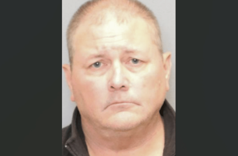 Man Pulls Gun on 12-Year-Old Christmas Carolers