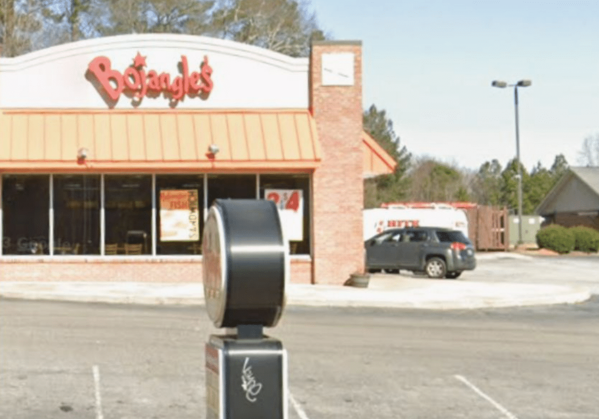 Restaurant Manager Fatally Shoots Employee's Father