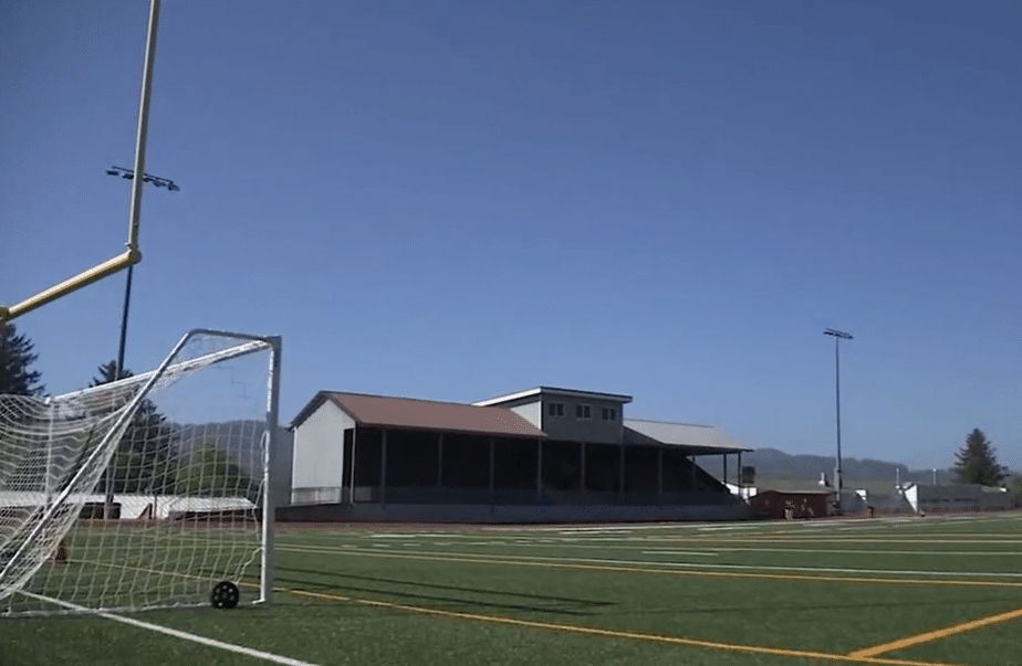 High School Team Saves Coach After Sudden Incident