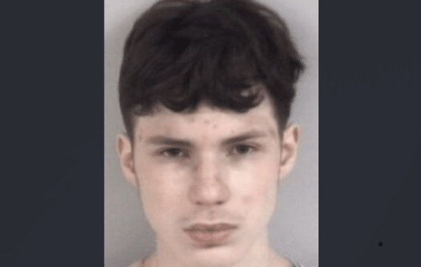 Teen Stabbed Mom, Hid Body in Recycling Bin