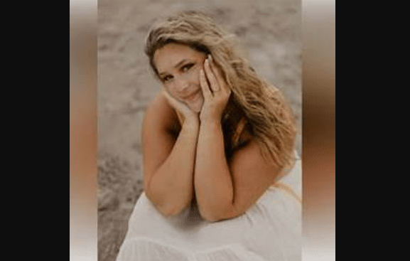 Teen Girl Dies in Parked Car