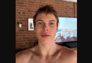 Teen Dies in Shocking Fall While Taking Photo