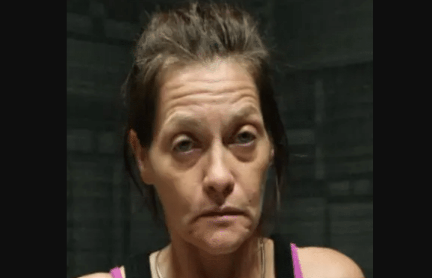 Woman Slit Boyfriend's Throat, Buried Corpse in 'Makeshift Tomb'