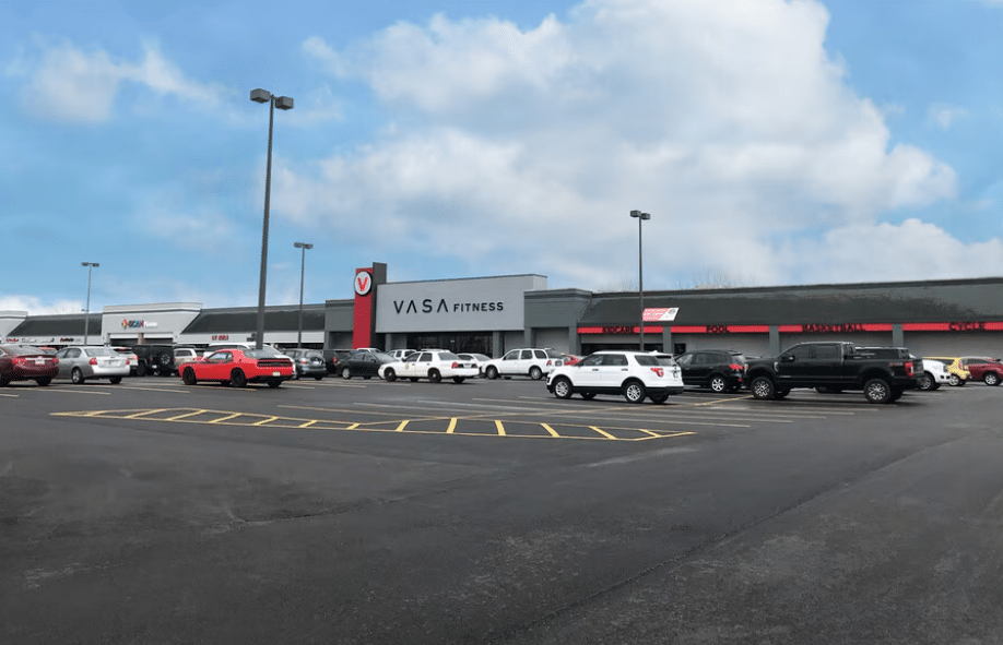 Newborn Left Behind Strip Mall With Heartbreaking Note