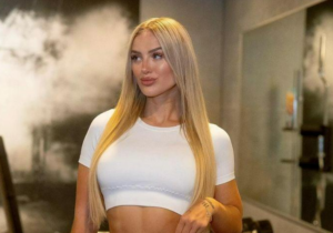 Fitness Star Banned From Flight for Trying to Board ‘Naked’