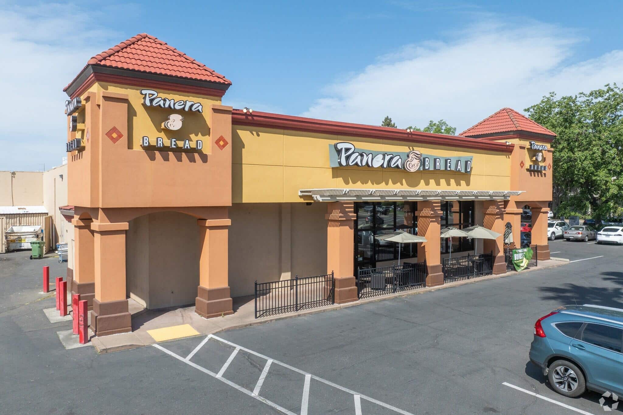 Woman Shot Dead Outside Panera Bread by DoorDash Driver